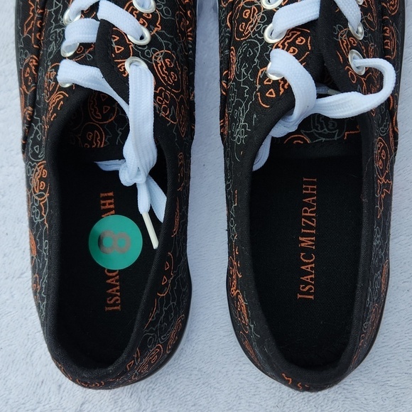Isaac Mizrahi Women's Size 8 Canvas Lace Shoes Pumpkins Bats Skulls - Picture 2 of 7